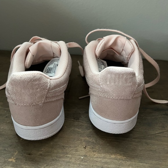 Nike Court Vision Low Sneakers, Women’s Size 7 - Picture 8 of 10